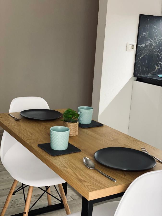 Newly Renovated One Bedroom Apartment In Tiranë Eksteriør bilde
