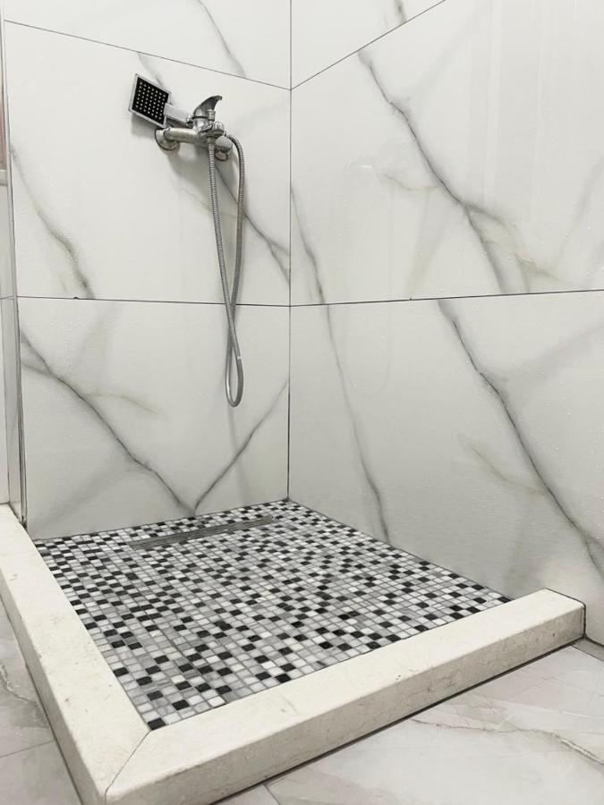 Newly Renovated One Bedroom Apartment In Tiranë Eksteriør bilde