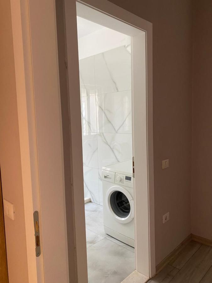 Newly Renovated One Bedroom Apartment In Tiranë Eksteriør bilde